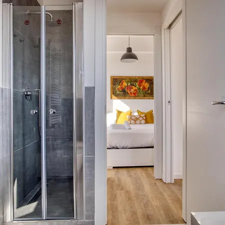 Joivy Comfy Flat With Balcony ميلان